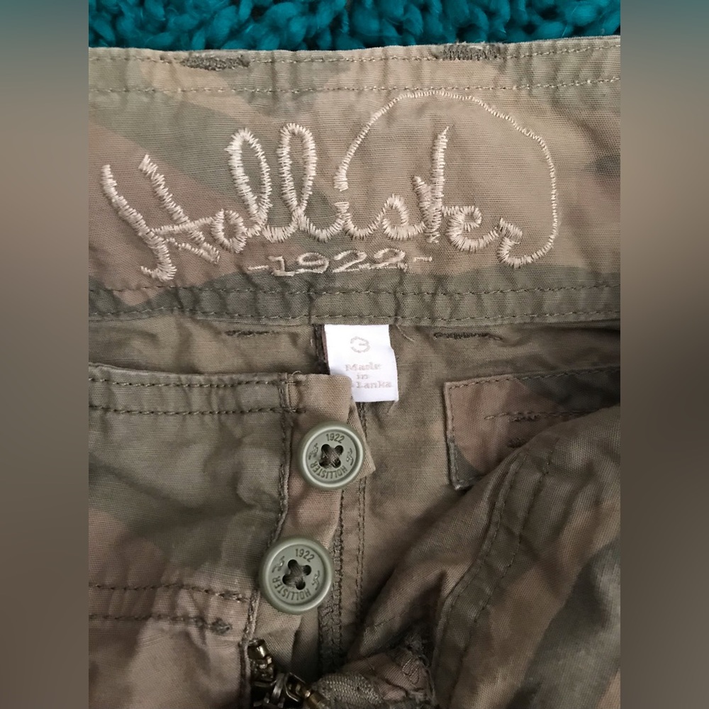 Y2k Hollister mini camo cargo skirt - Picture 3 of 16